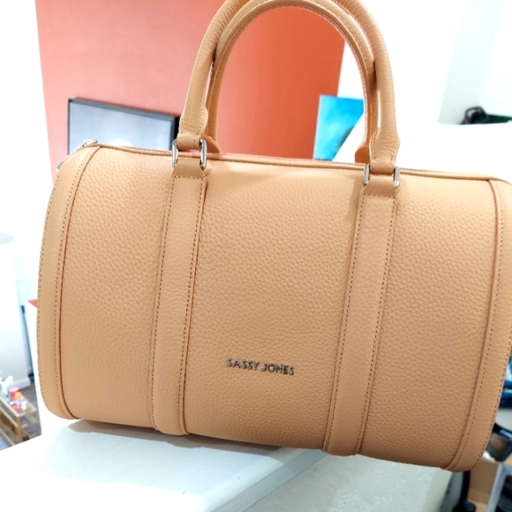 SJ Neutral Dottie NWOT